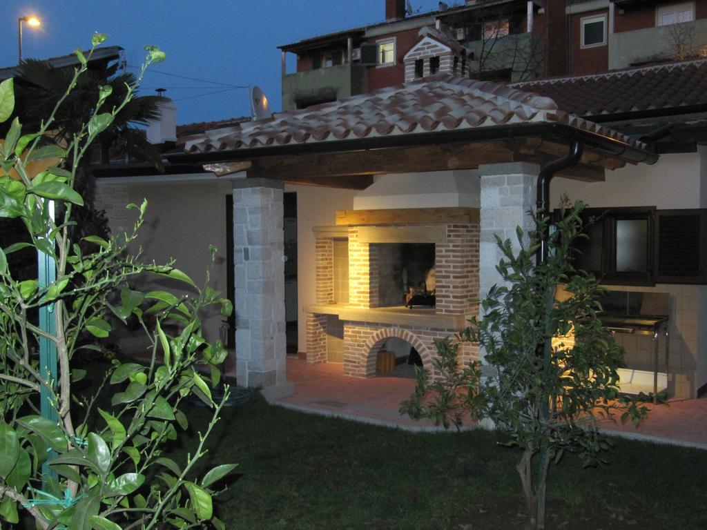 Holiday House Arena Pola Esterno foto