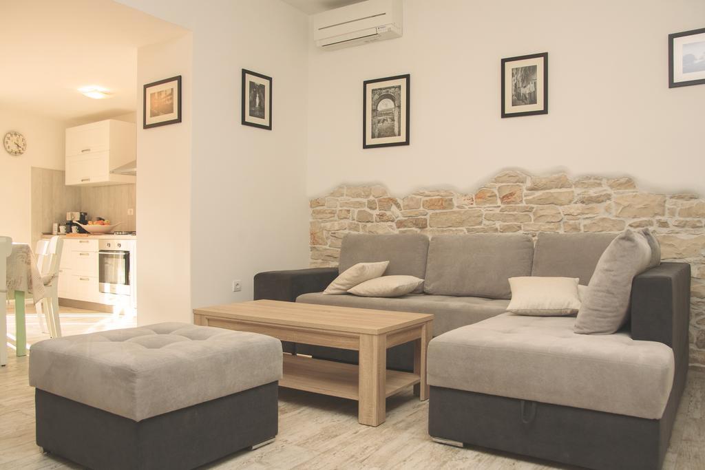 Holiday House Arena Pola Esterno foto