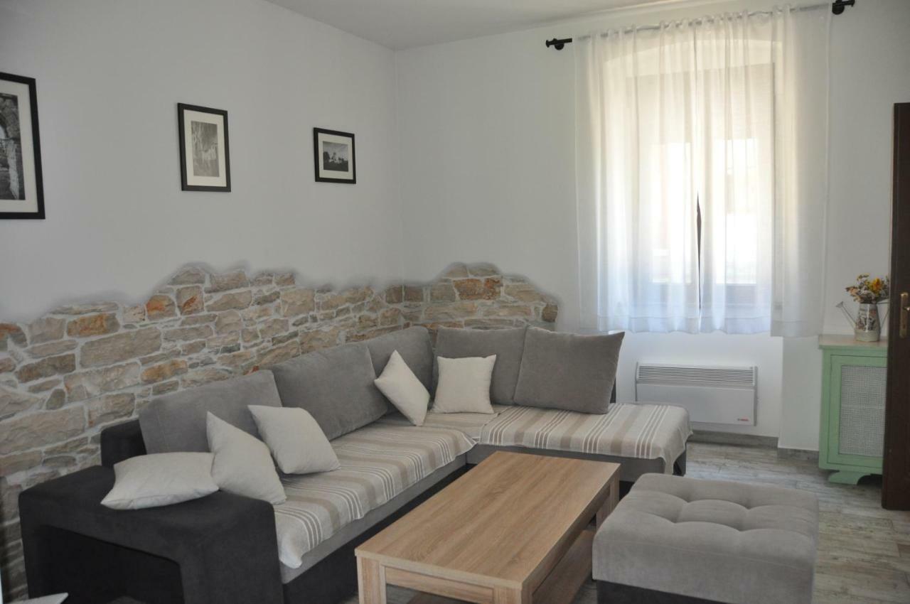 Holiday House Arena Pola Esterno foto